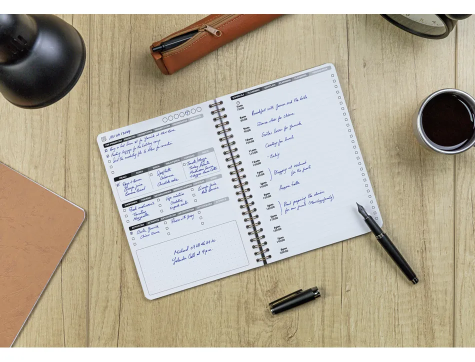 Cahier clairefontaine my dailyplanner nomaddict reliure integrale 148x210mm 250p detachables reglure
