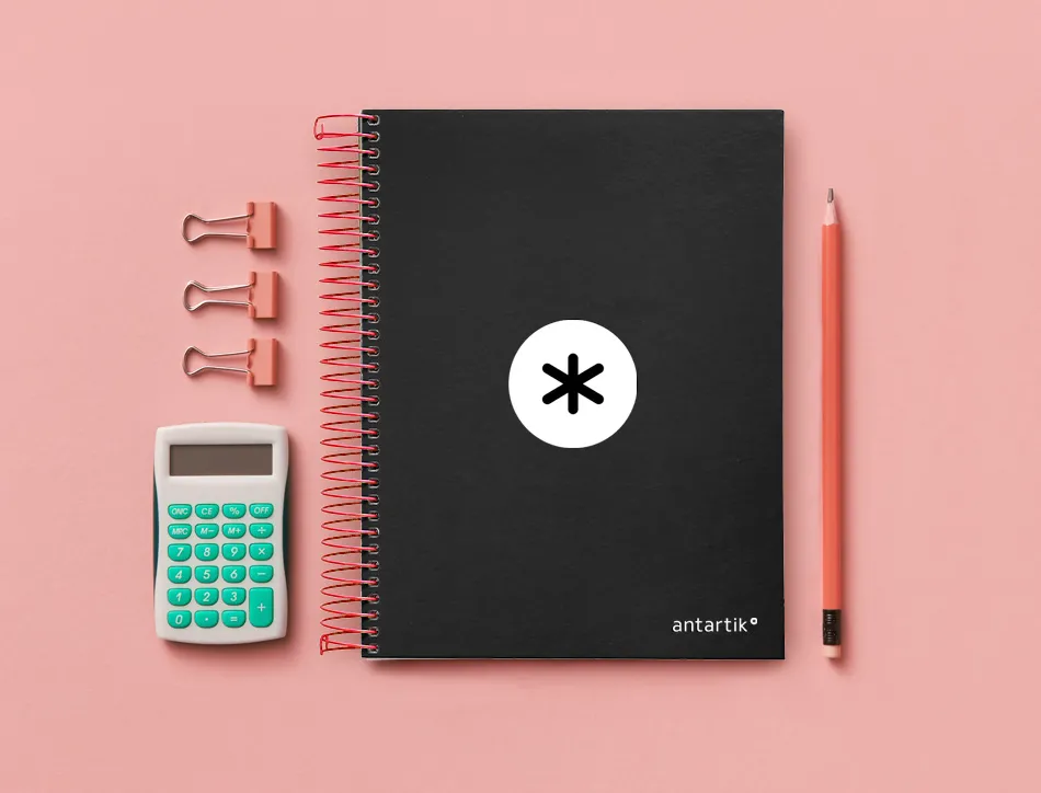 Cahier spirale antartik a5 240p 90g couverture rembordee quadrillage 5mm 6 trous coil-lock coloris noir