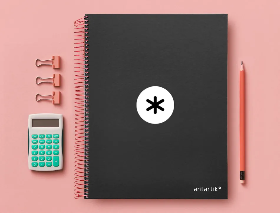 Cahier spirale antartik a4 240p 90g couverture rembordee quadrillage 5mm 4 trous coil-lock coloris noir