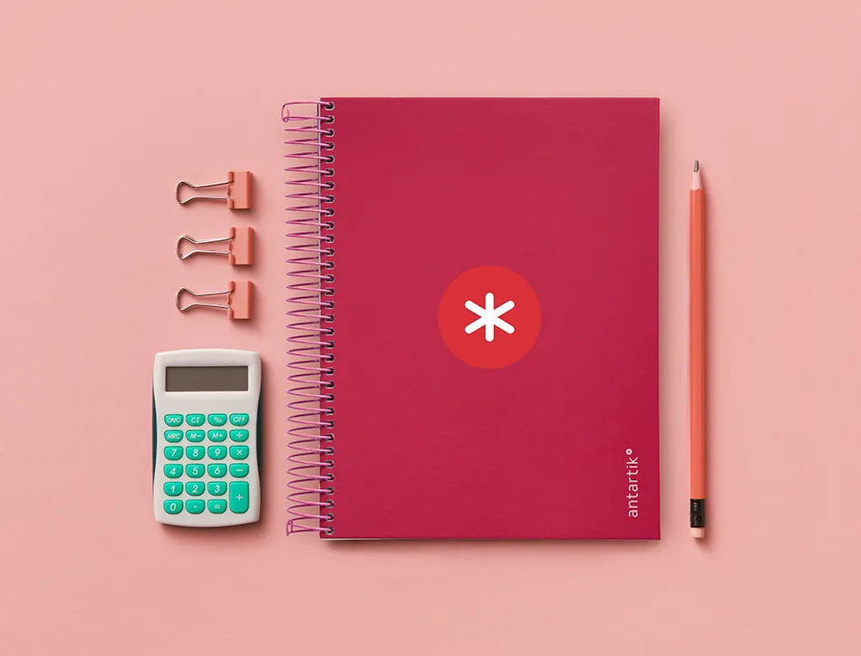 Cahier spirale antartik a5 14,8x21cm 240p 90g/m2 5x5mm 6 trous coil-lock coloris framboise