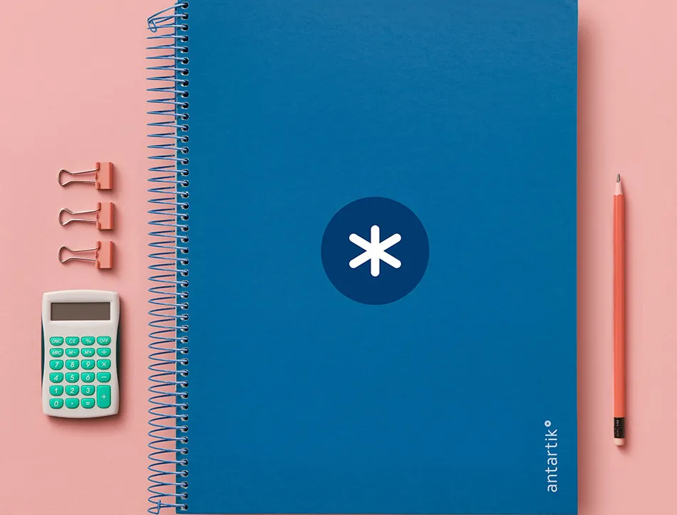 Cahier spirale antartik a4 240p 90g remborde 5x5mm microperfore 5 bandes 4 trous coloris bleu marine