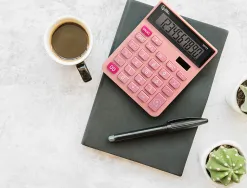 Calculatrice de bureau liderpapel xf20 10 chiffres solaire et piles 127x105x24 mm coloris rose