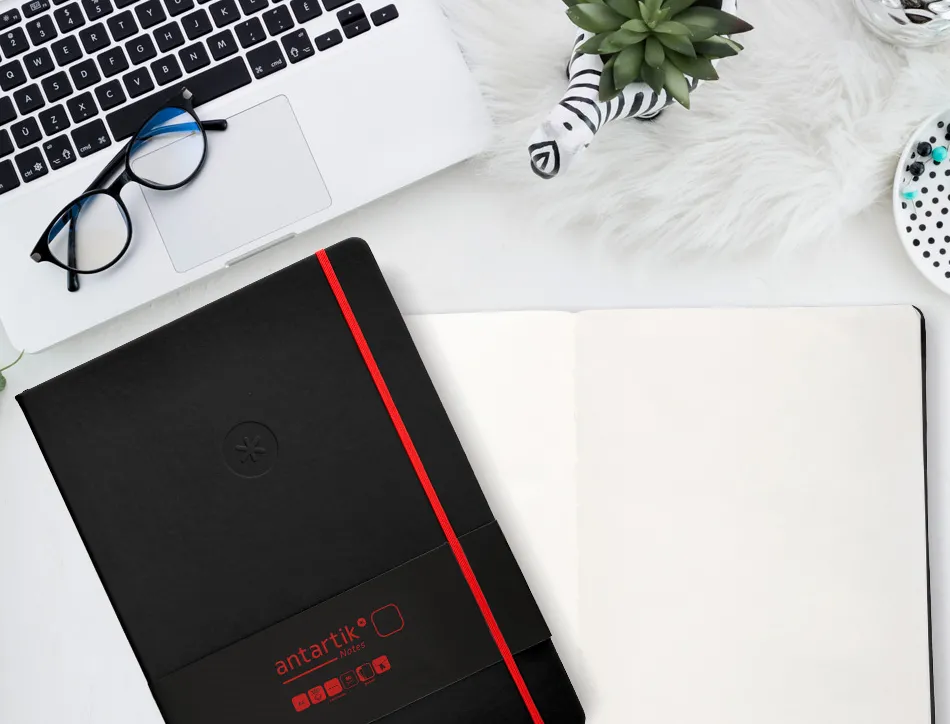 Carnet fermeture elastique rouge antartik notes couverture rigide a4 papier uni ivoire 100 feuilles 80gr fsc noir