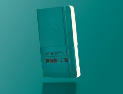 Carnet fermeture elastique antartik notes couverture souple a6 ligne 100 feuilles 80gr fsc coloris vert paon
