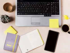 Carnet fermeture elastique jaune antartik notes couverture rigide a7 papier uni ivoire 80 feuilles 80gr fsc lilas