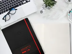 Carnet fermeture elastique rouge antartik notes couverture rigide a4 ligne 100feuilles 80gr fsc coloris noir