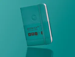 Carnet fermeture elastique antartik notes couverture rigide a7 papier uni ivoire 80feuilles 80gr fsc vert paon