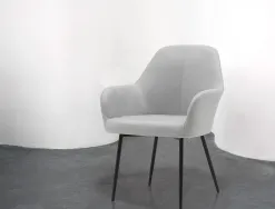 Chaise confident q-connect siemione base metallique haut max 820 larg 570 prof 580 coloris gris clair