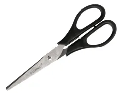 Ciseaux bureau q-connect économique droitier lames inox 170mm branches gainées abs bouts pointus coloris noir