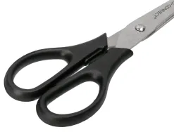 Ciseaux bureau q-connect économique droitier lames inox 170mm branches gainées abs bouts pointus coloris noir