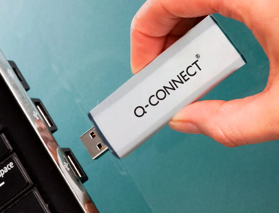 Clé usb q-connect 3.0 16gb lecture175mb/s écriture 60mb/s rétractable interface superspeed 3.0 compatible usb 2.0