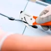 Cutter de securite sx782n-1 q-connect en plastique avec ergot en metal lame fixe protegee en acier inoxydable
