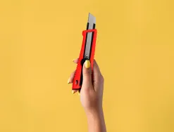 Cutter large xd-190 q-connect plastique abs lame interchangeable acier carbone 18mm avec guide lame blocage par molette