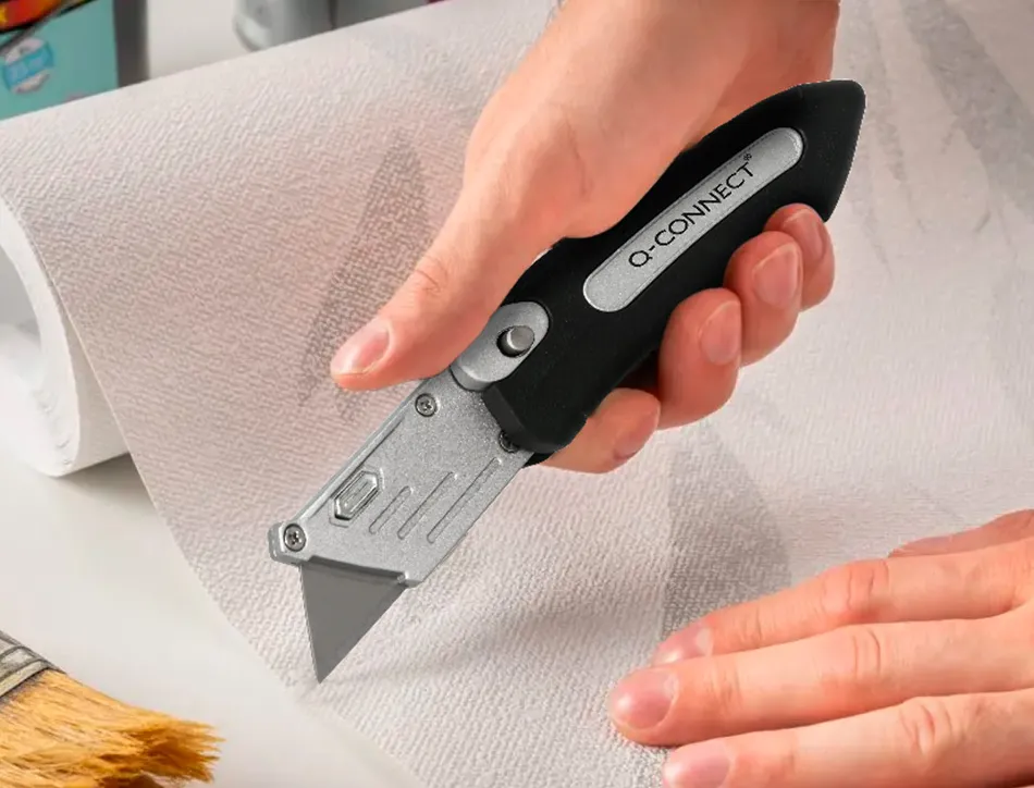 Cutter xd-925 q-connect gomme et plastique abs lame interchangeable acier carbone 19mm mecanisme changement facile