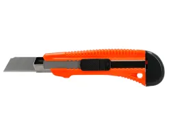 Cutter xd-38 q-connect large en plastique lame 18mm retractable interchangeable precoupee special emballage carton