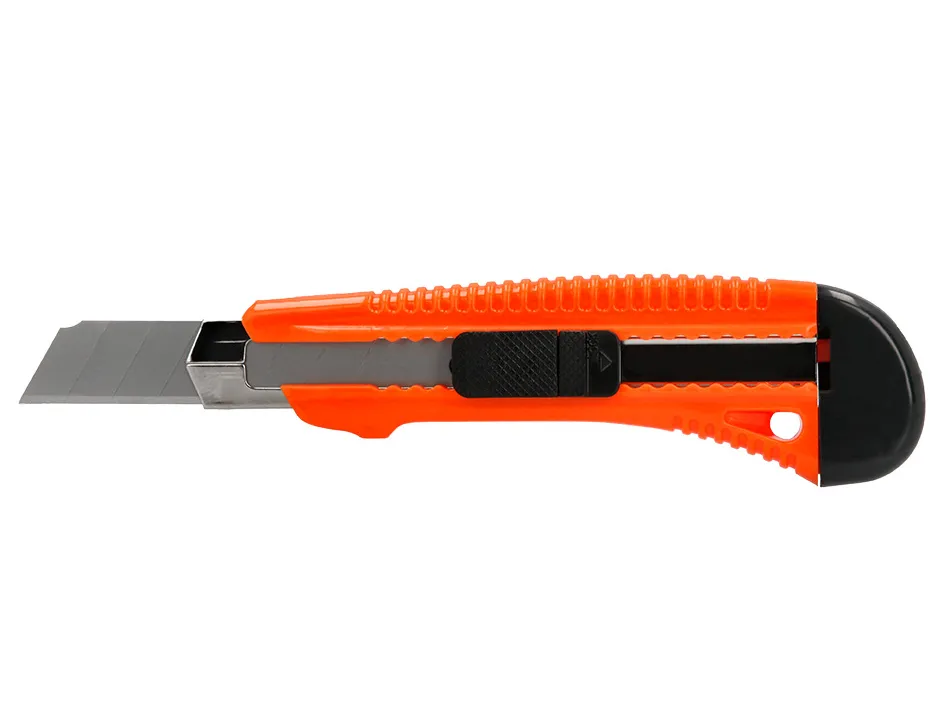 Cutter xd-38 q-connect large en plastique lame 18mm retractable interchangeable precoupee special emballage carton