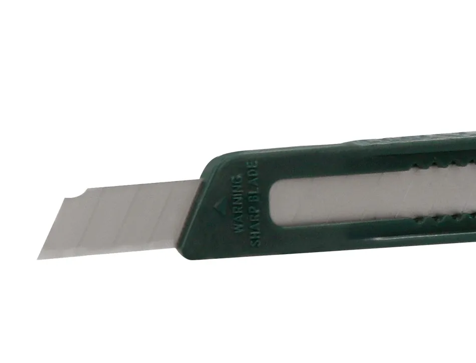 Cutter xd-07 q-connect plastique lame 9mm acier retractable interchangeable precoupee avec frein de securite et anse