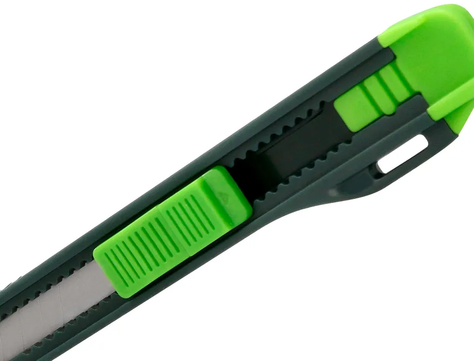 Cutter xd-07 q-connect plastique lame 9mm acier retractable interchangeable precoupee avec frein de securite et anse