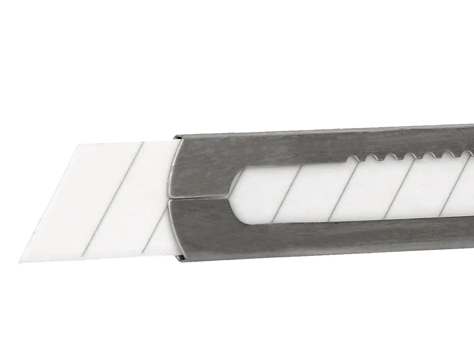 Cutter xd-c78 q-connect en metal lame large 18mm en ceramique precoupee avec curseur de blocage