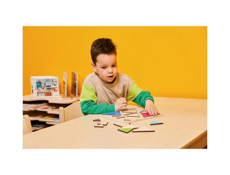 Decouverte des tailles triangles rolf puzzles en relief en bois triangles colores 10 pieces et 1