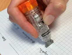 Effaceur d'encre cleopatre correcteur rechargeable avec tete rotative 360 . dimension 6m x5 mm
