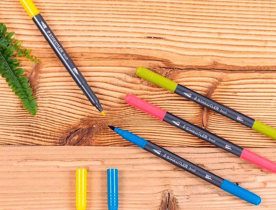 Etui de 36 feutres de coloriage staedtler 3200 design journey double pointe 3,0mm/0,5-0,8mm assortis