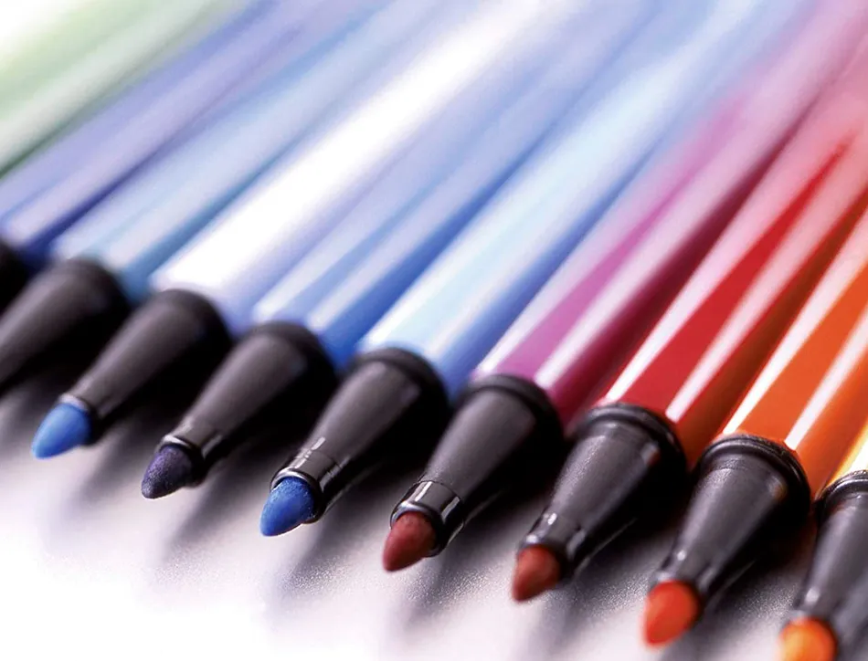 Feutre dessin stabilo pen 68 arty encre inodore base eau pointe moyenne trace 1mm etui carton 24 unites