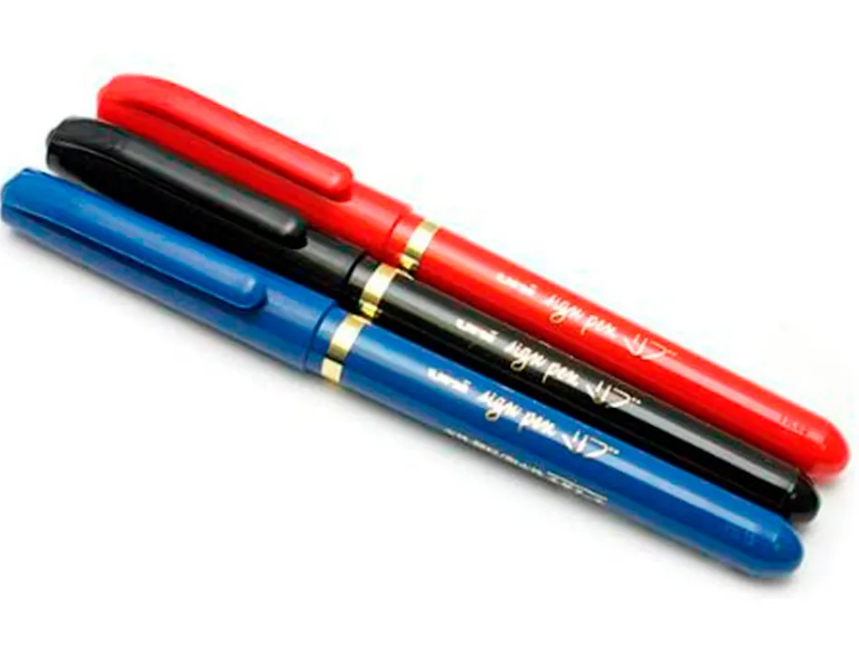 Feutre uniball sign pen encre super ink couvrante pointe feutre nylon ogive largeur trace 1mm coloris rouge