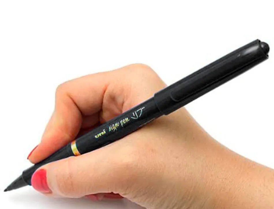 Feutre uniball sign pen encre super ink couvrante pointe feutre nylon ogive largeur trace 1mm coloris noir