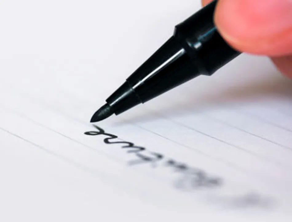 Feutre uniball sign pen encre super ink couvrante pointe feutre nylon ogive largeur trace 1mm coloris noir