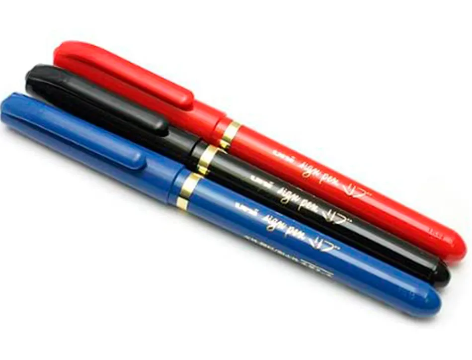 Feutre uniball sign pen encre super ink couvrante pointe feutre nylon ogive largeur trace 1mm coloris noir