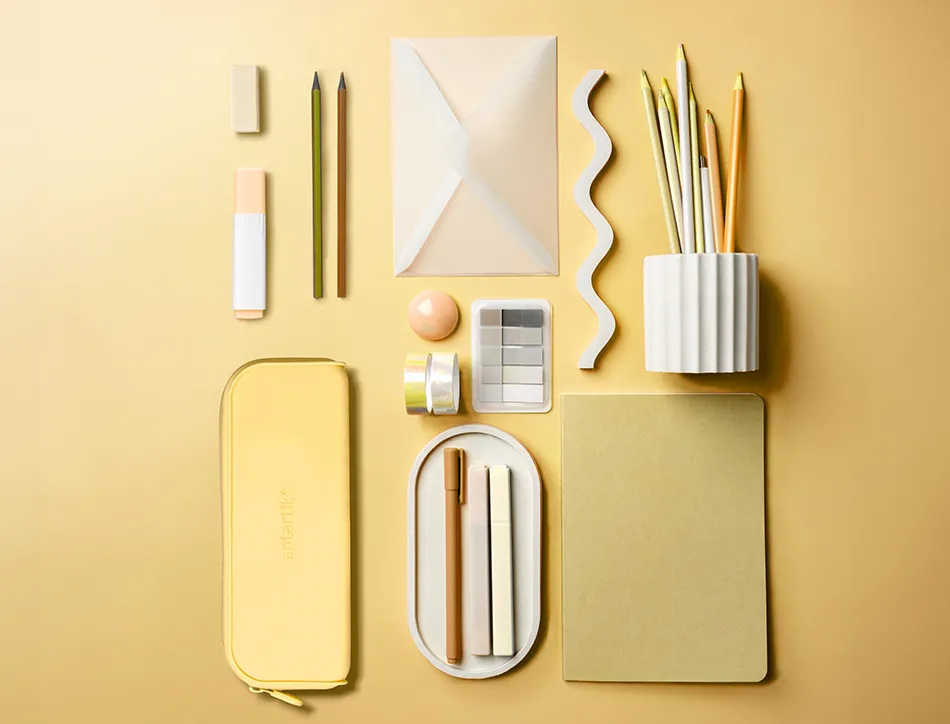 Fourre-tout antartik rectangulaire 1 compartiment en silicone modele prisma 185x50x75mm coloris jaune