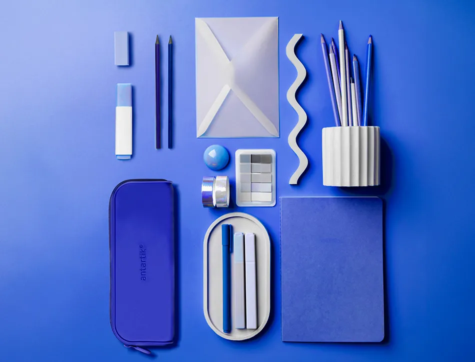 Fourre-tout antartik rectangulaire 1 compartiment en silicone modele prisma 185x50x75mm coloris bleu