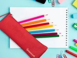 Fourre-tout liderpapel plat mince 1 compartiment 20x6cm coloris rouge