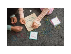 Geoboard bs toys pour cr er des dessins 1 planche en bois avec 48 elastiques et 20 cartes modeles