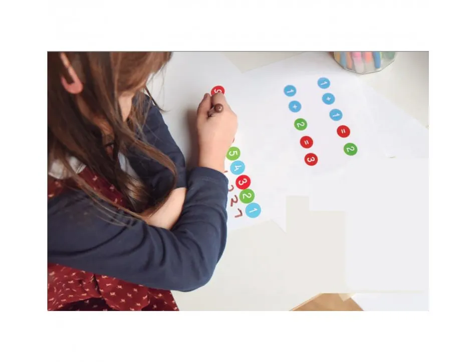 Gommette apli lettres minuscules 20mm coloris assortis rouleau 900 unites