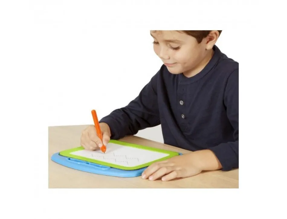 Initiation a l ecriture akros ardoise de pre-ecriture avec poinãons 4 plateaux 4 poincons 4 cadres de fixation