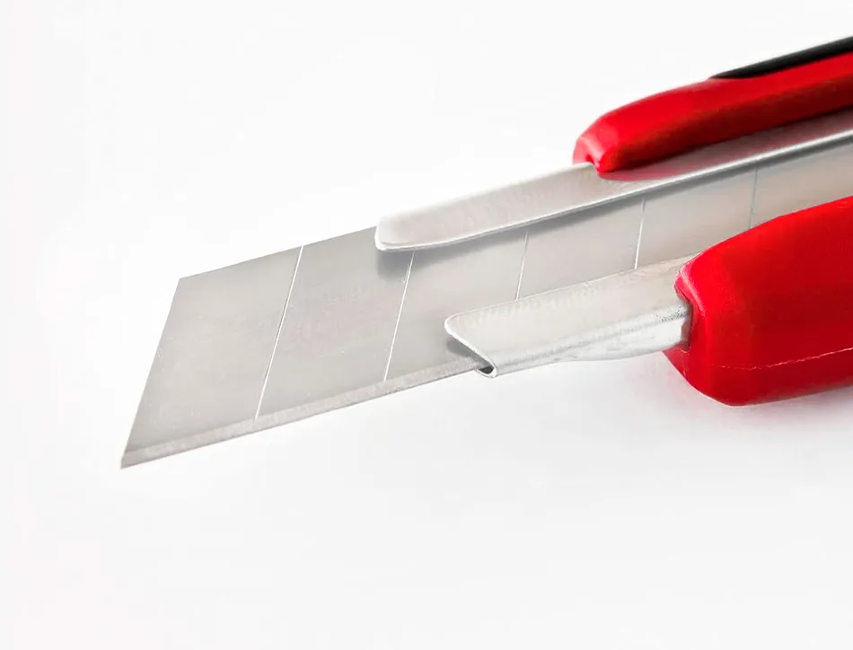 Lame 18mm de rechange q-connect pour cutters kf10632/kf10635/kf10937/kf10634 blister 12 unites