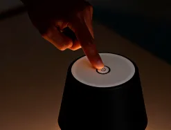 Lampe bureau q-connect nova led 2w 200 lm metal tactile rechargeable par usb-c coloris noir