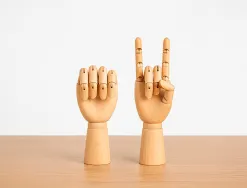 Mannequin main liderpapel pour peinture et dessin articule et flexible en bois de pin 18 cm certifie fsc