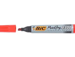 Marqueur bic permanent marking 2300 pointe biseautée tracé 3/5mm corps plastique encre base alcool coloris rouge