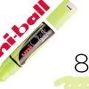 Marqueur craie uniball chalk pointe large biseautée tracé 8mm effaçable avec un chiffon humide coloris jaune fluo