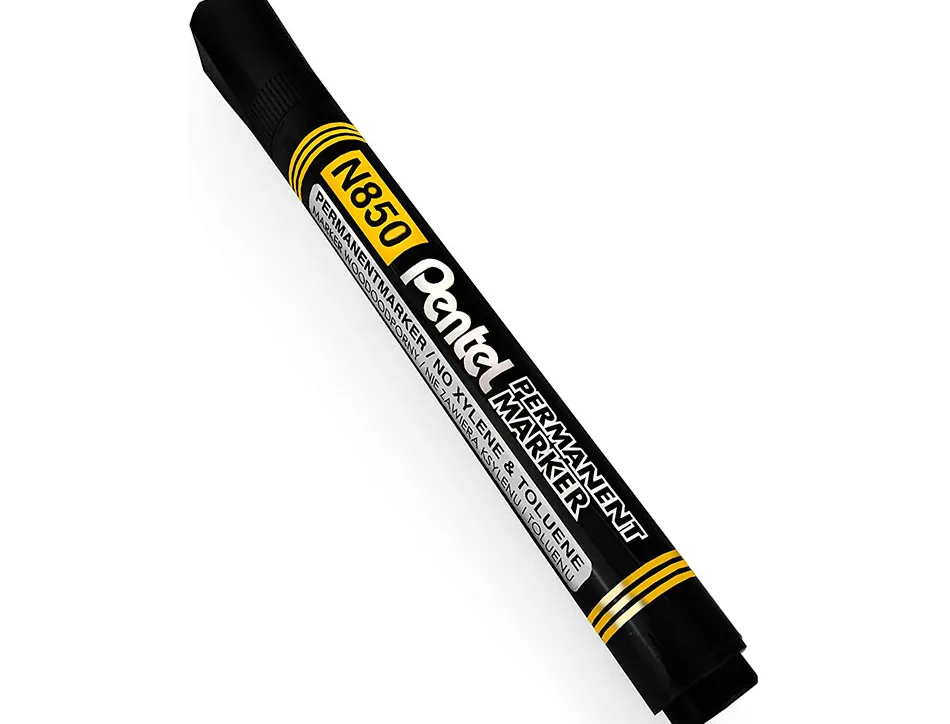 Marqueur pentel permanent pointe conique moyenne 4,20mm encre indelebible faible odeurtous supports coloris noir