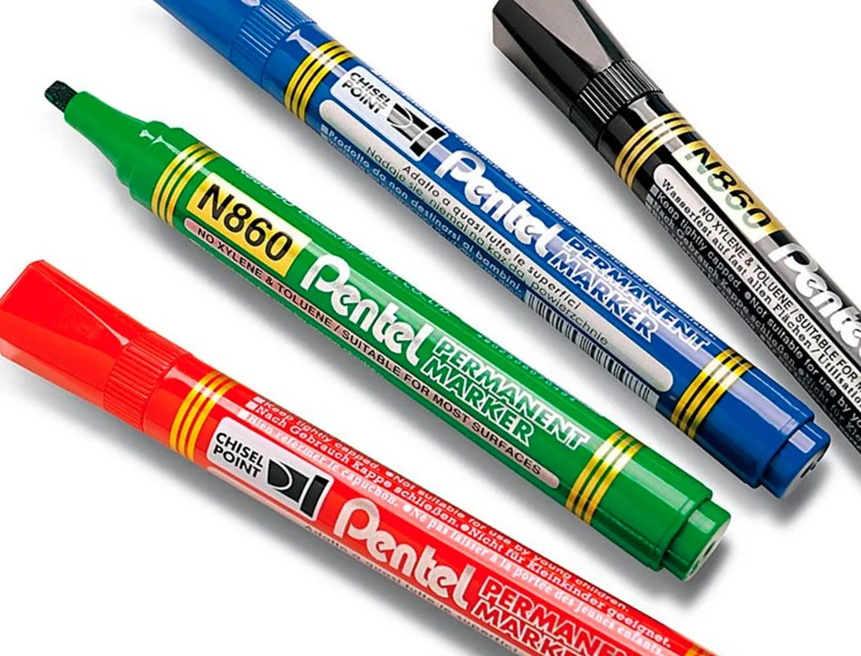 Marqueur permanent pentel pointe biseautee moyenne 2,3/4,5mm encre faible odeur coloris vert