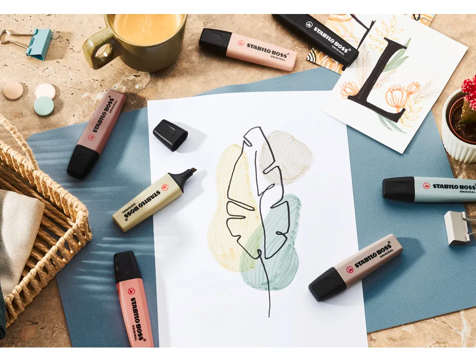 Marqueur stabilo boss original marker encre base eau pointe biseautee largeur trace 2/5mm coloris noir