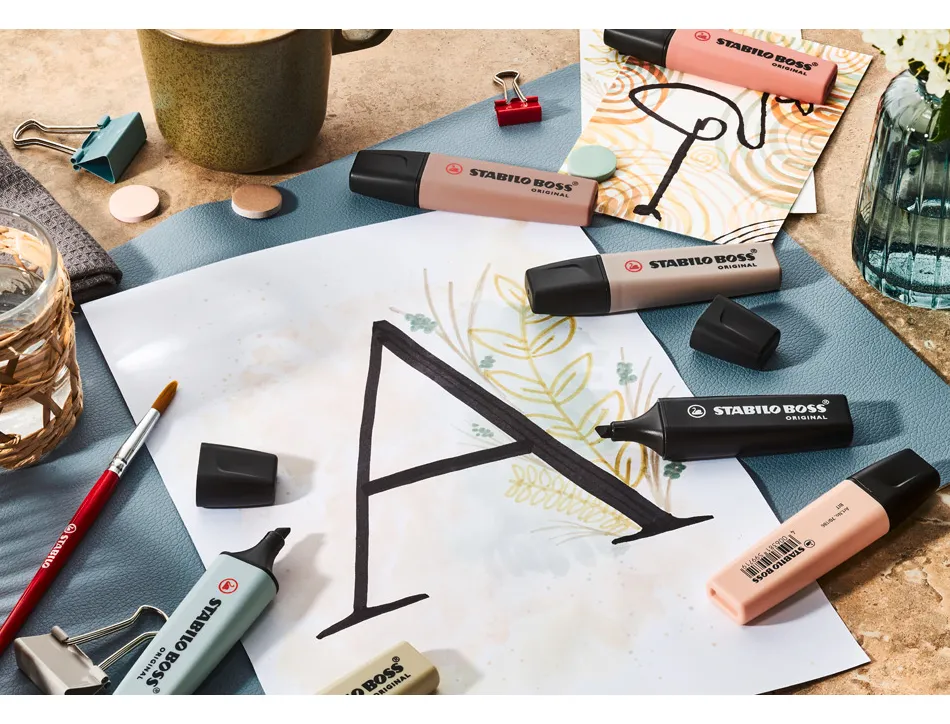 Marqueur stabilo boss original marker encre base eau pointe biseautee largeur trace 2/5mm coloris noir
