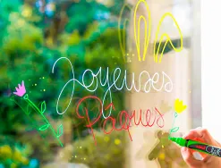 Marqueurs uniball chalk craie pointe conique moyenne jaune fluo - orange fluo - rose fluo - violet pochette de 4