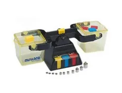 Mesure et pods miniland balance liquides solides plastique 2 bacs gradues de 100 a 1000 ml 14 masses