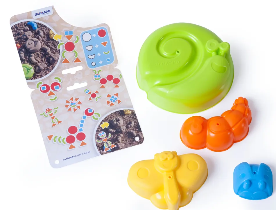 Moule à sable miniland en plastique formes et coloris assortis 140mm set de 4 unités