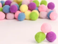 Pack pompons sodertex pastel polyester - 3 tailles - 200 pcs - 5 coloris